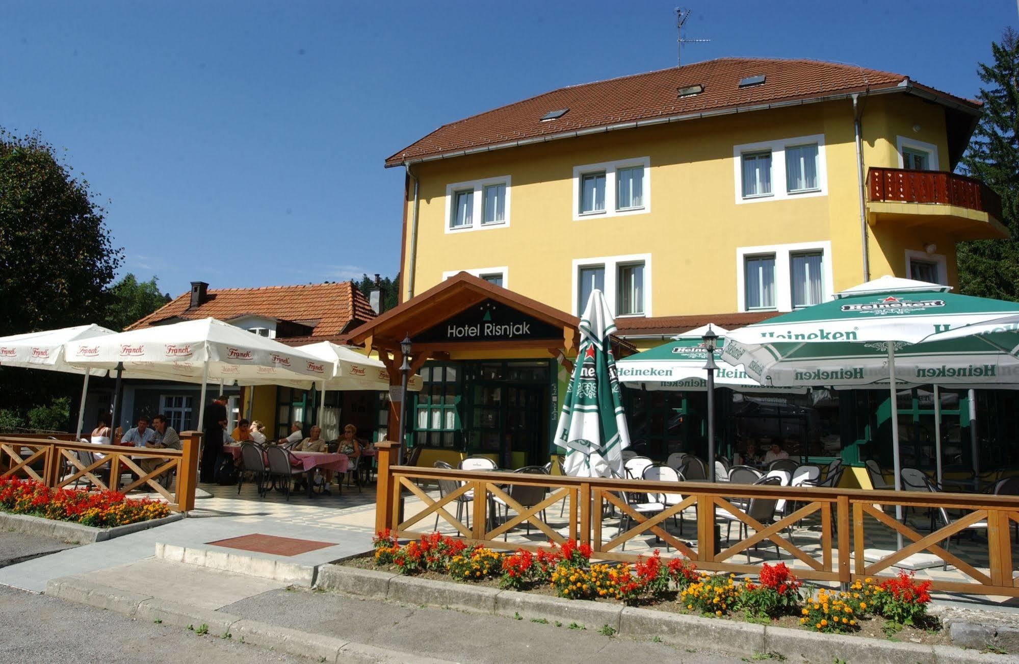 Hotel Risnjak Delnice Extérieur photo