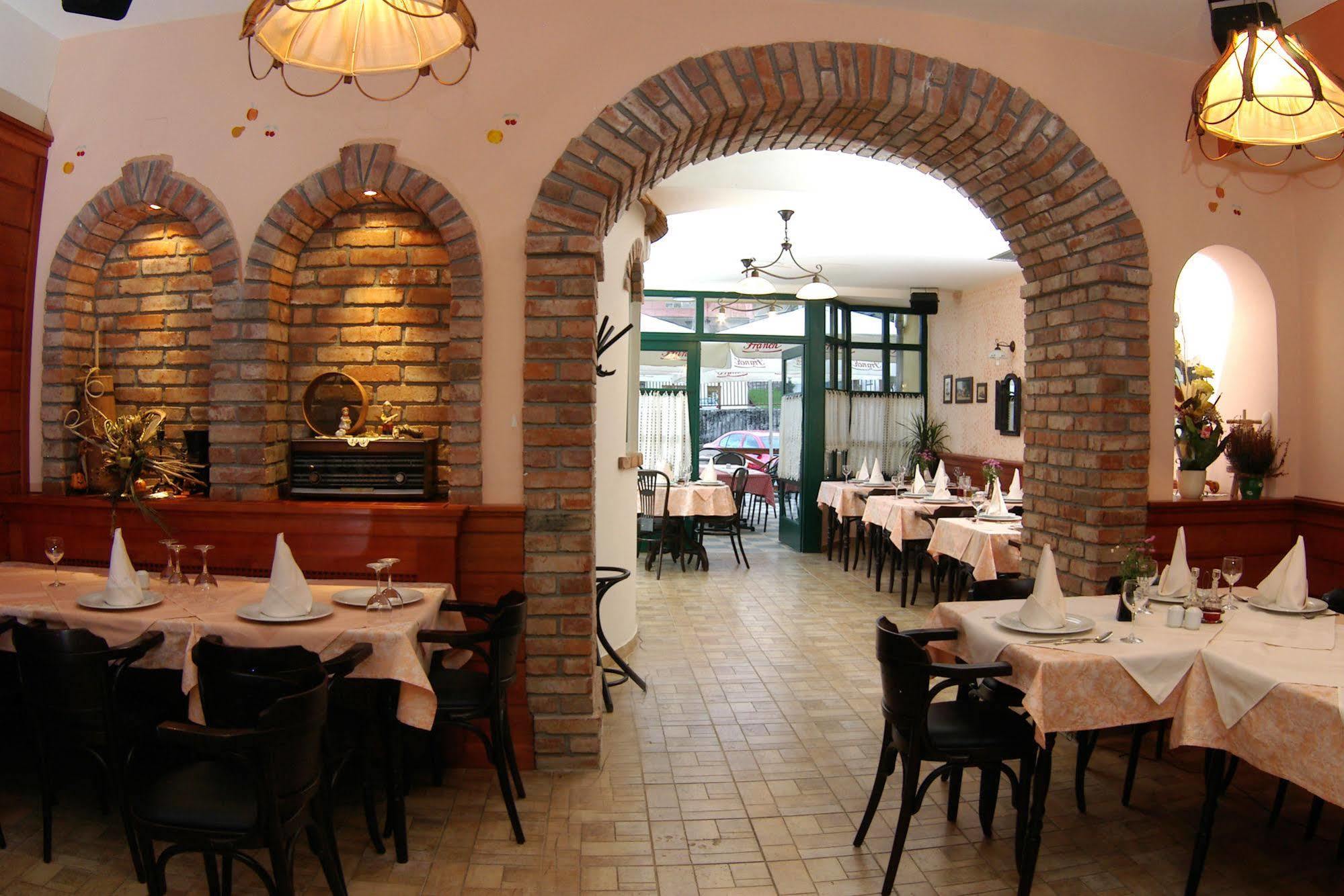 Hotel Risnjak Delnice Extérieur photo