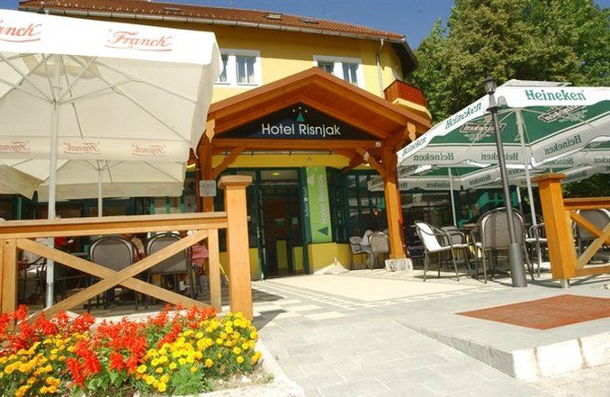 Hotel Risnjak Delnice Extérieur photo